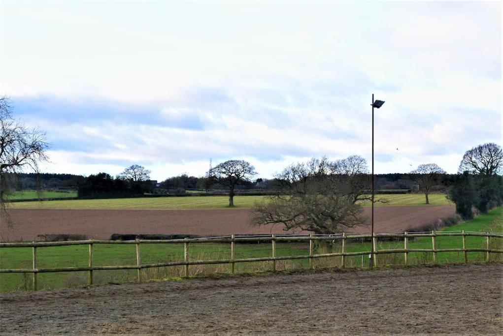 Hillfields Farm Barn - A Rural Equestrian Escape Apartment Coventry Exterior photo